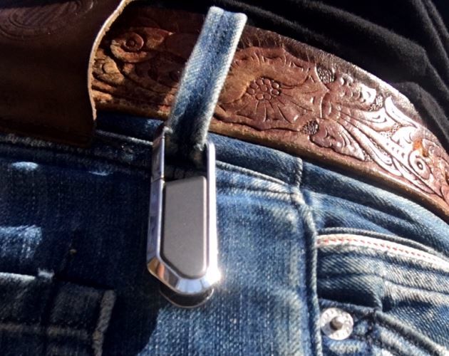 USB muistitikku Karabiini